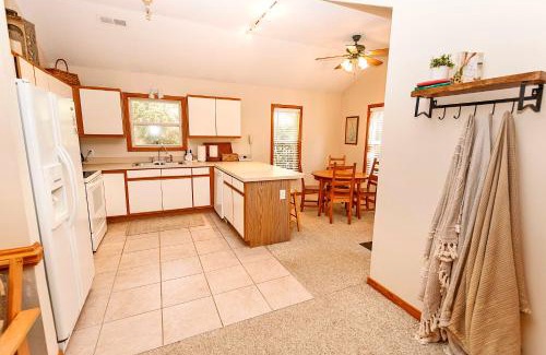 Carova Beach Casa | Oceanside, Remote Quiet Area, Secluded, Screened Porch, 4x2018, Wash Woods