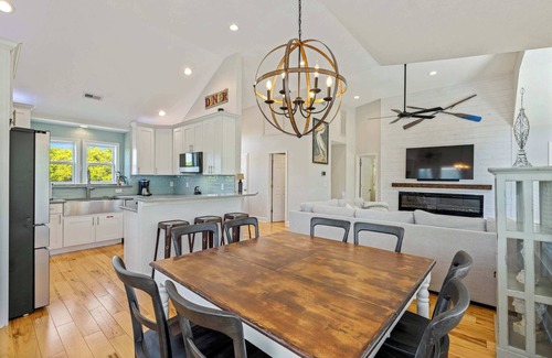 Duck Casa | Oceanside retreat with pool & spa, June Weeks Open