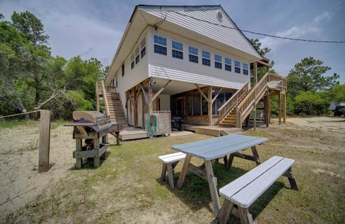 Carova Beach Casa | Oceanside, Wild Horses, 4x4 area, Secluded, 4x2330, Wild Horse Landing