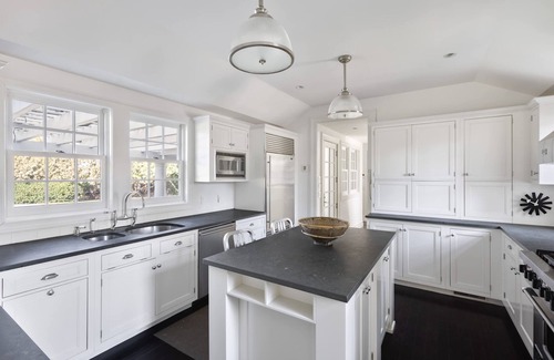 Village of Southampton Casa | Oceanstone by Rove Estate w Pool Beach Access