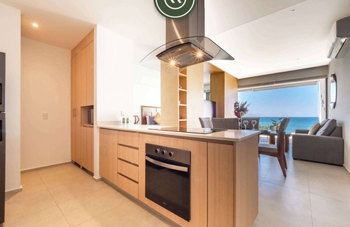 Flamingos Apartamento | Oceanview 1 BR Condo - Private Beach - Pools