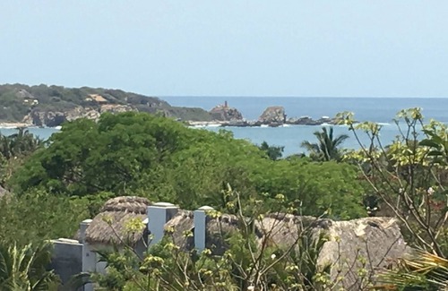 Los Tamarindos Apartamento | Increíble vista al mar toda la playa y la ciudad de Zicatela 3 Br. 3. 5 baños!