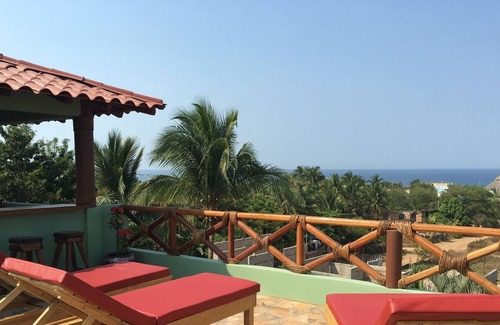 Los Tamarindos Apartamento | Increíble vista al mar toda la playa y la ciudad de Zicatela 3 Br. 3. 5 baños!