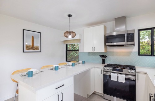 Pismo Beach Hotel | Oceanview 2-bedroom Cottage with WiFi, AC and Full Kitchen in Pismo Beach, CA