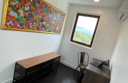 Carenero Casa | Oceanview 3BR COR-TEN House - w/view of Gilligan's Island