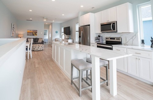 Wilmington Beach Condominio | First Pet Fee all Summer Long at Tide and Seek
