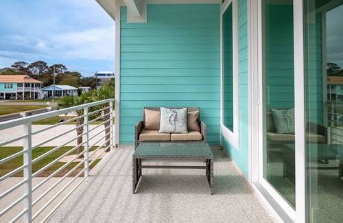 Wilmington Beach Condominio | First Pet Fee all Summer Long at Tide and Seek