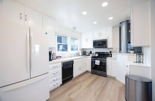 Montara Casa | Oceanview Beach Home – Walk to Beach, Trails, Food, Family Activities