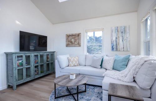 Montara Casa | Oceanview Beach Home Walk to Beach Trails Food Family Activities