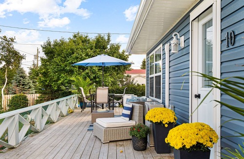 Cormierville Cabaña | Oceanview beach style cottage W/ hot tub