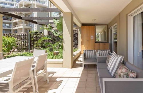 Victoria and Alfred Waterfront Villa | Oceanview Carradale 304 Villa