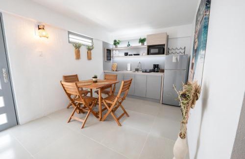 Algarrobos Apartamento | Oceanview Coastal Retreat - 2BR Getaway