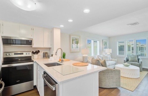 Isle of Palms Casa | OceanView Condo + Pool, Balcony & Beach Access | 304 D Port O Call by AvantStay