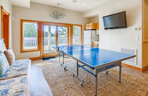 Ocean Isle Estates Casa | Vista al mar, Avon w / Cmty Boardwalk, Ascensor, Piscina, Jacuzzi, Sala de juegos, Se aceptan perros