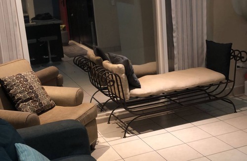 Triangulo de Oro Apartamento | OceanView FULL Condo, 2BR 2BTH, GYM, POOL, BEACHFRONT.