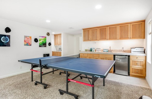 Hollywood Beach Casa | Oceanview home with rooftop deck and game room - dog-friendly