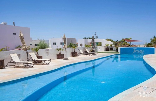 La Paz Casa | Oceanview Living Space & Balcony with FiberOptic WiFi!