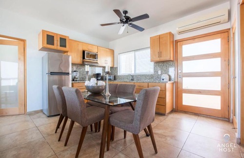 La Paz Casa | Oceanview Living Space & Balcony with FiberOptic WiFi!