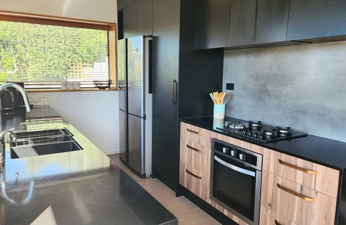 Christchurch Casa | Oceanview Luxury 3-Bedroom Family Retreat