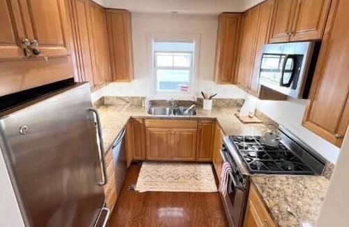 Summerland Condominio | Oceanview Luxury Summerland Beach Condo B above Wine Tasting Room- walk to beach