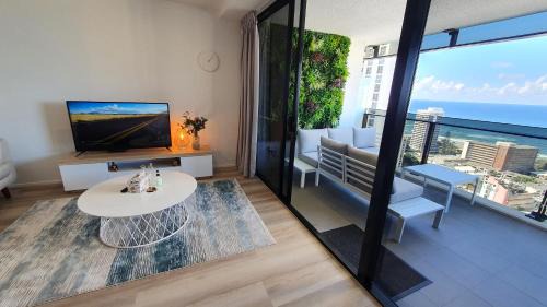 Surfers Paradise Apartamento | OceanView Oasis 2BR Apt - 5Mins to Beach - Family Resort