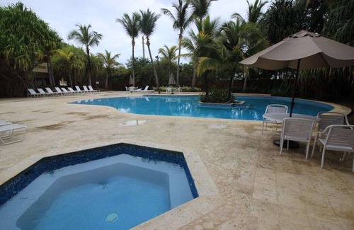 Puerto Nuevo Apartamento | Oceanview Three-Level Penthouse with Roof Deck