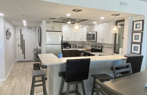Daytona Beach Shores Condominio | Oceanview, beautifully furnished 2BD/2BA condo directly on the beach