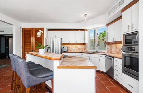 Cerro Gordo Villa | Oceanview Villa in Gated Beachfront Community w/ Full Backup Generator & Cistern