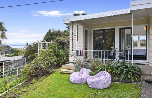 Nelson Casa | OCEANVIEW VILLA - NELSON HOLIDAY HOME, family friendly in Nelson