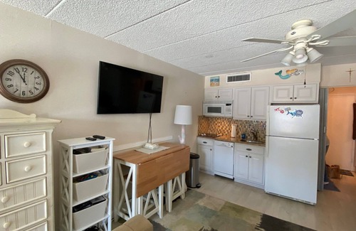 North Wildwood Apartamento | OCEANVIEWS!! POOLVIEWS!! SPACIOUS STUDIO IN THE REGENCY TOWERS!!