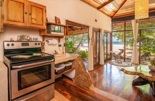 Tamarindo Cabina | Ocho Artisan Bungalows - Adults only