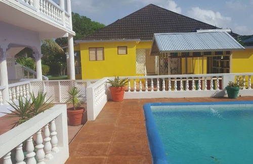 River Oaks Villa | Ocho Rios Almond Tree Villas