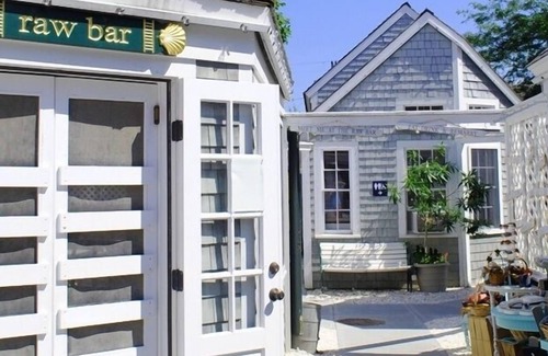 Summersea Casa | Ockway Bay Waterfront with Dockin New Seabury