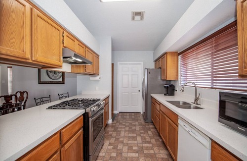 Yuma Casa | OCO-Heated pool for additional fee and spacious 4br home for your comfort.