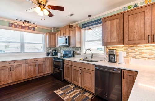 South Nags Head Casa | OCS2 - Private Heated Salt-Water Pool &Hot Tub, Steps to Beach