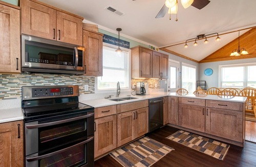 South Nags Head Casa | OCS2 - Private Heated Salt-Water Pool &Hot Tub, Steps to Beach