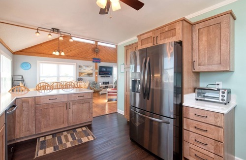 South Nags Head Casa | OCS2 - Private Heated Salt-Water Pool &Hot Tub, Steps to Beach