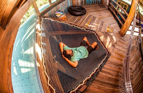 Laguna Casa | Octagonal house in demolition wood (OkaMauna)