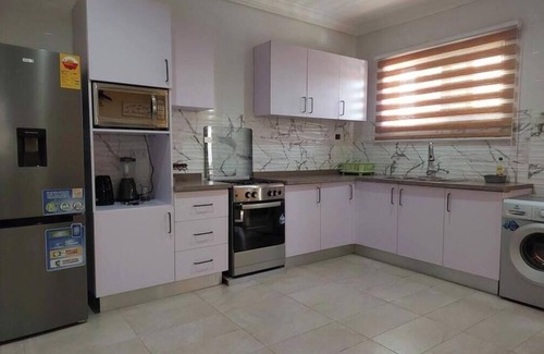Kasoa Apartamento | October Apartments 2 3 ensuite bedroom Vacation Home/Apartment in Kasoa