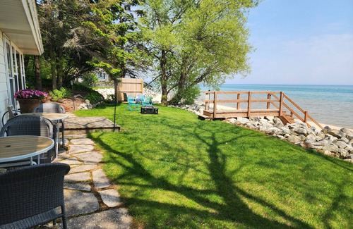 Oostburg Cabaña | Fall dates and holidays available!