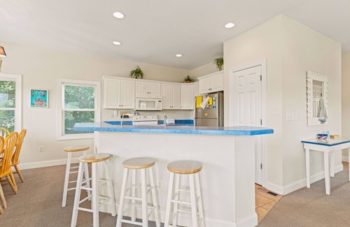 Ocean Sands Casa | Octopus's Garden: Large Private Pool & Hot Tub, Walk to Beach