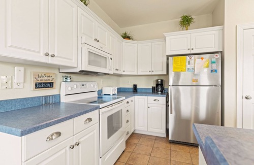 Ocean Sands Casa | Octopus's Garden: Large Private Pool & Hot Tub, Walk to Beach