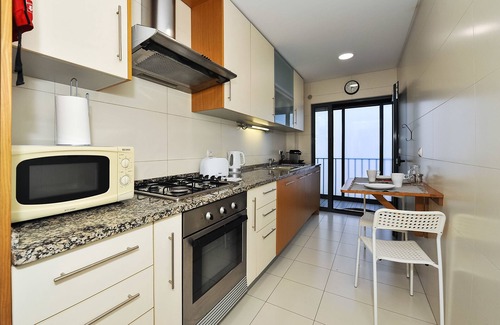 Oeiras Apartamento | Oeiras by the Beach, apartamento de 2 dormitorios para 6 personas, a 3 minutos de la playa - CHECKINHOME