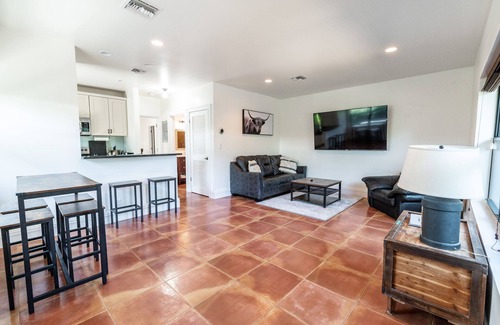 Victoria Park Casa | ❤️of Downtown/Duplex in Victoria Park!❤️