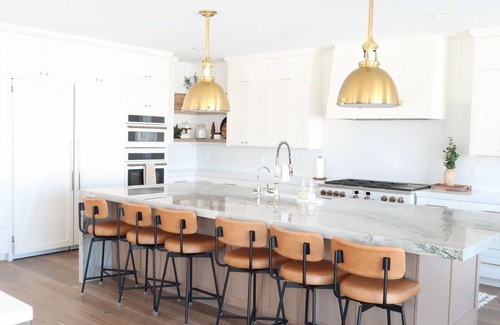 Ogden Casa | ♥️ of Huntsville/ Brand new large home on lake/ Minutes from Snow Basin/ Hot tub