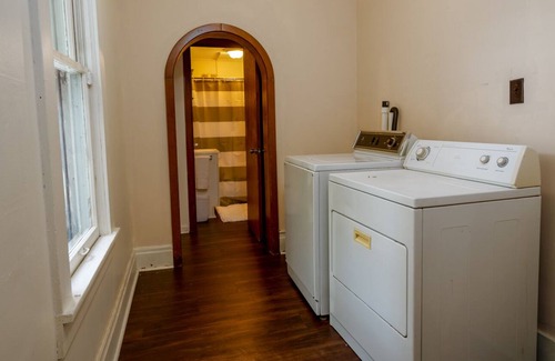 Morgantown Casa | ❤ of Morgantown★Parking★Smart TV★2min→WVU★