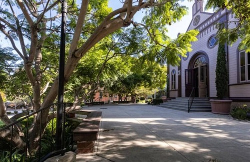 Old Town Casa | ❤️ of Old Town. Walk to All. Parking. Cable+Fast WiFi