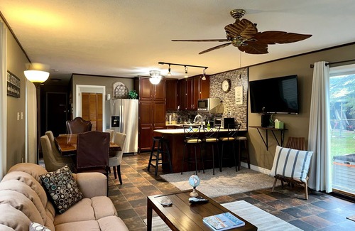 Benzonia Casa | %OFF 7/28 DAYS 20 gst /pet - 3,600 sq. ft.ranch 0.5m to Crystal Mountain resort
