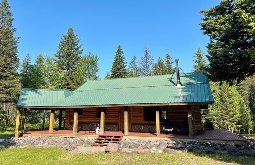 Missoula County Cabina | Off-Grid 2 Bedroom Cabin - Near Missoula, Glacier National Park, Whitefish