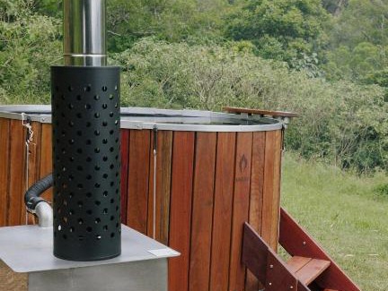Hallston Casa | Off-Grid Cabin Surrounded by Nature - Hot Tub - Arlo